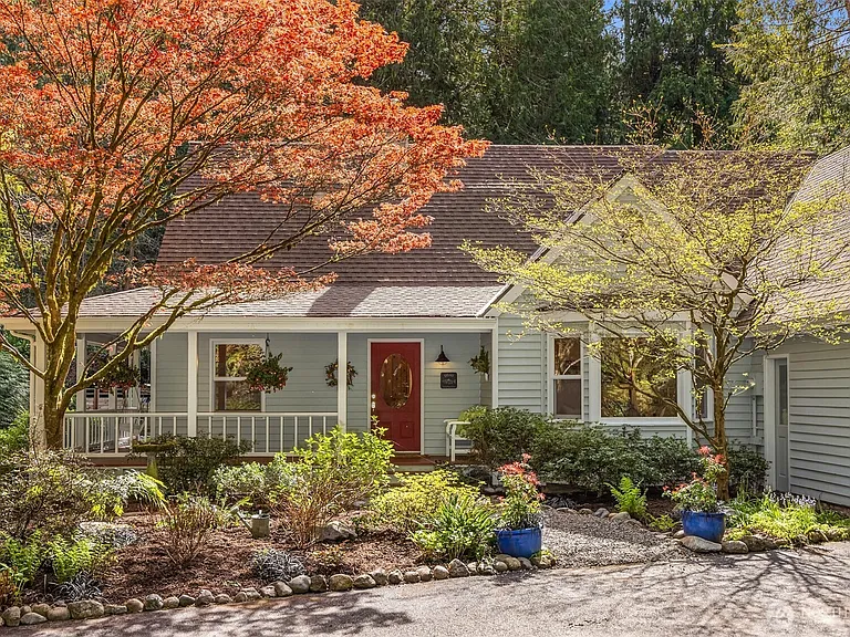 11640 Arrow Point Drive NE, Bainbridge Island, WA 98110