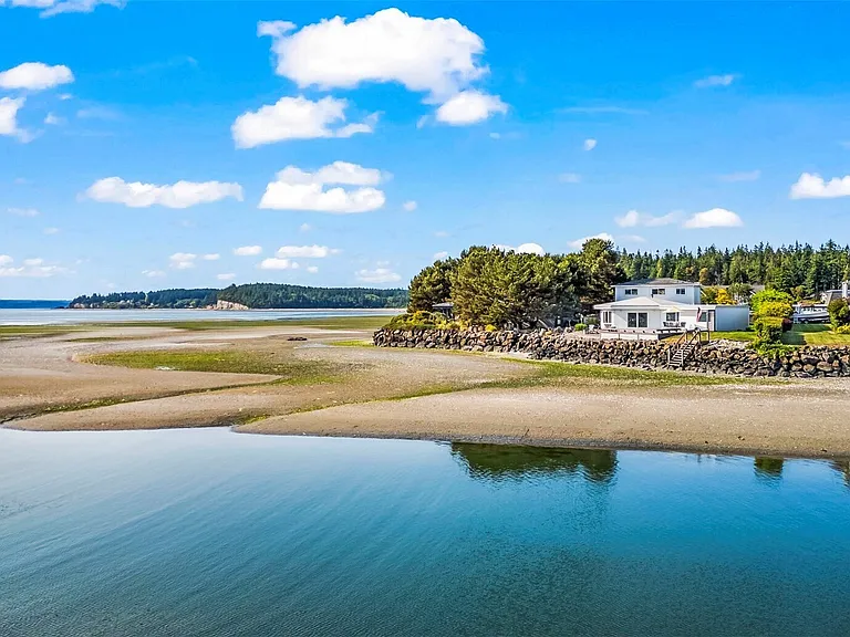 4957 NE Canal Lane, Hansville